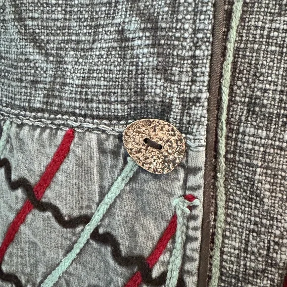 Parsley and Sage brand Slate Blue/Gray and Red Blazer with Quilted Design - Picture 5 of 13